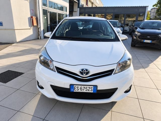 Toyota Yaris 1.0 5 Porte Lounge Retrocamera Neo Patentati - foto 2 di 4