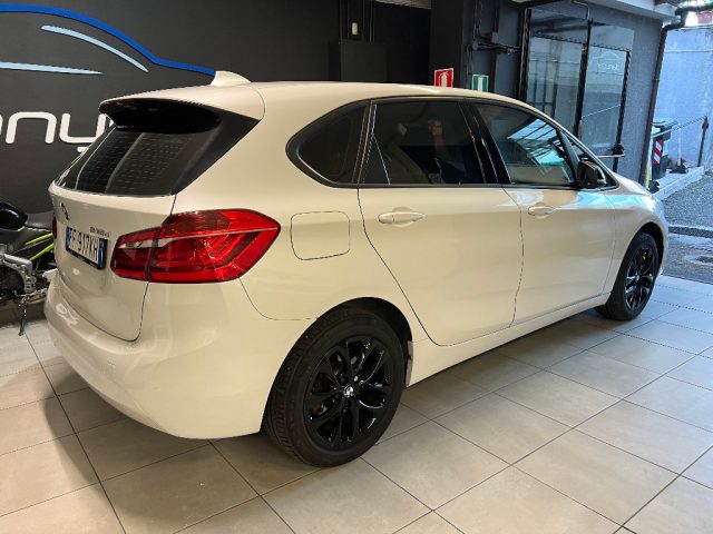 BMW 218 d Active Tourer Sport - foto 3 di 20