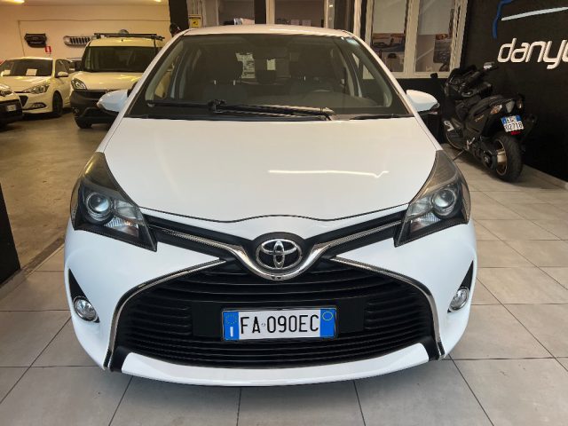 Toyota Yaris 1.0 5 porte Lounge - foto 3 di 4