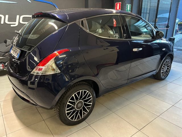 Lancia Ypsilon 1.3 MJT 16V 95 CV 5 porte S&S Gold - foto 3 di 4