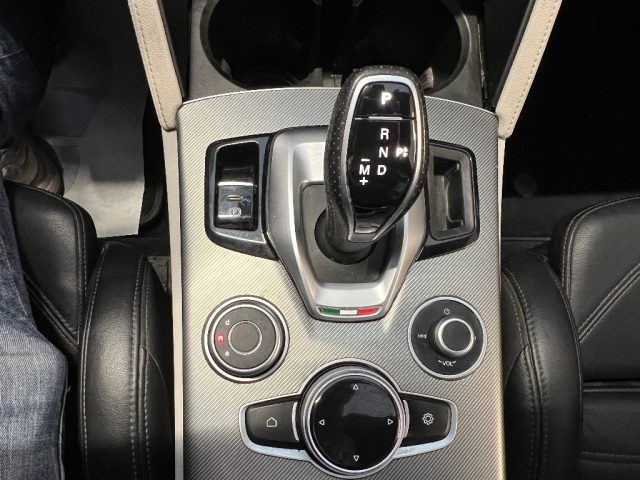 Alfa Romeo Stelvio 2.2 Turbodiesel 210 CV AT8 Q4 Veloce, del 2021, 124.533 km, in vendita a Collegno (TO)
