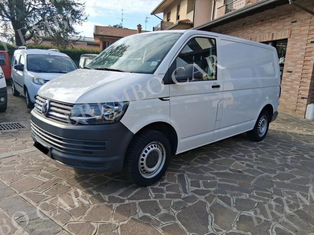 Volkswagen Transporter 2.0 TDI 102CV PL Furgone Eu6, del 2018, 96.000 km, in vendita a Valbrembo (BG)