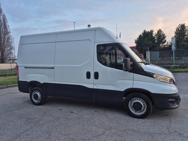Iveco Daily 35S12V 2.3 HPT PM-TM Furgone usato a CASTEGNATO