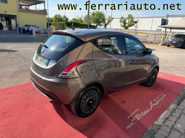 Lancia Ypsilon 1.2 69 CV 5 porte Elefantino NEOPATENTATI - foto 3 di 4