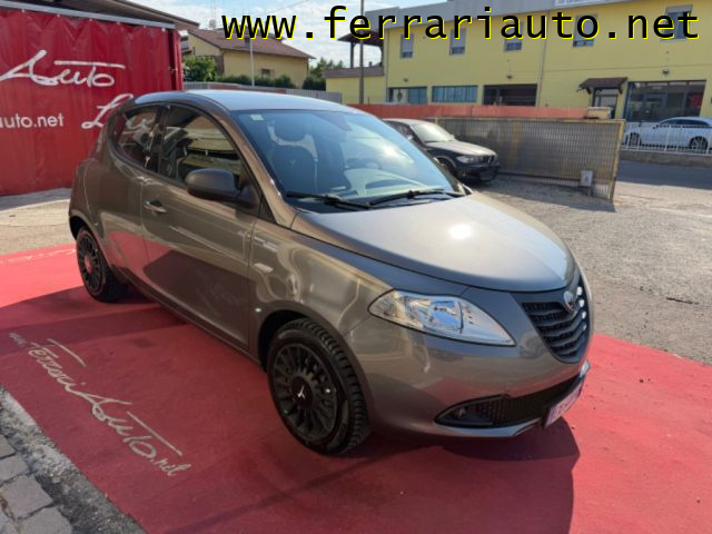 Lancia Ypsilon 1.2 69 CV 5 porte Elefantino NEOPATENTATI - foto 2 di 4