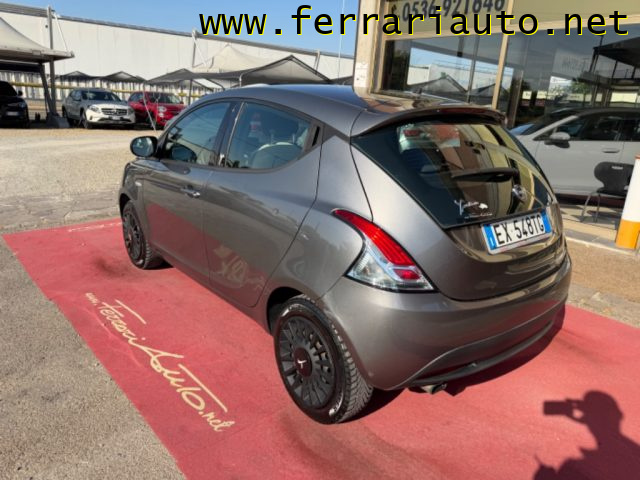 Lancia Ypsilon 1.2 69 CV 5 porte Elefantino NEOPATENTATI - foto 4 di 4