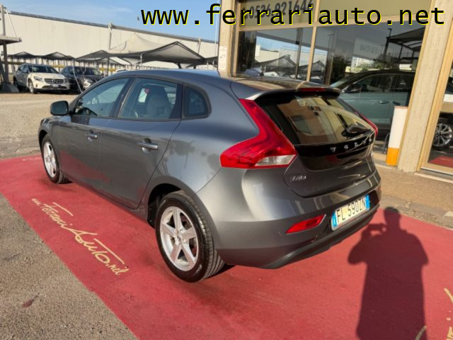 Volvo V40 D2 Geartronic Momentum NEOPATENTATI - foto 4 di 4