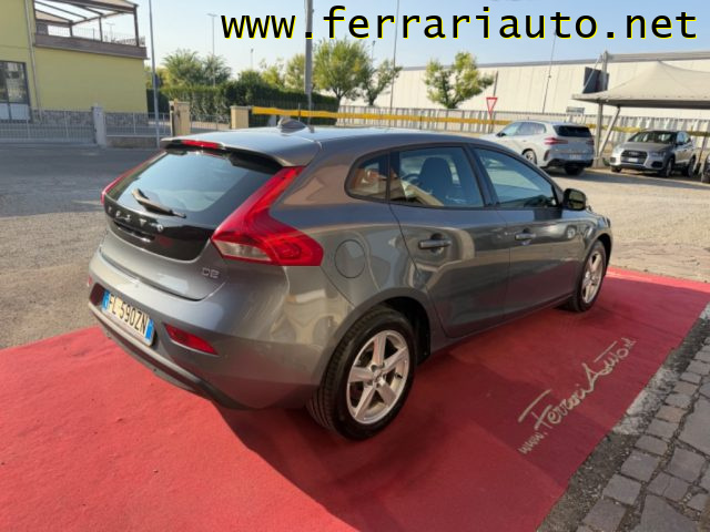 Volvo V40 D2 Geartronic Momentum NEOPATENTATI - foto 3 di 4