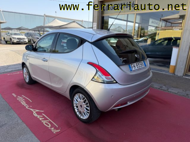 Lancia Ypsilon 1.2 69 CV 5 porte Gold NEOPATENTATI - foto 4 di 4