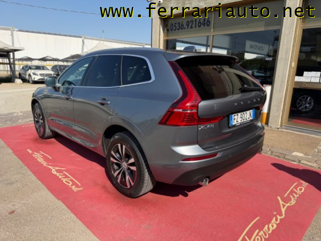 Volvo XC60 D4 Momentum Automatica - foto 4 di 24