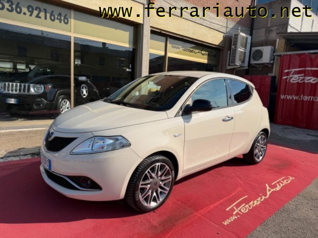 Lancia Ypsilon 1.2 69 CV 5 porte Platinum FULL OPTIONAL NEOPATENT, del 2016, 47.000 km, in vendita a Fiorano Modenese (MO)