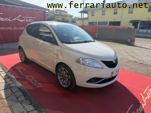 Lancia Ypsilon 1.2 69 CV 5 porte Platinum FULL OPTIONAL NEOPATENT - foto 2 di 4