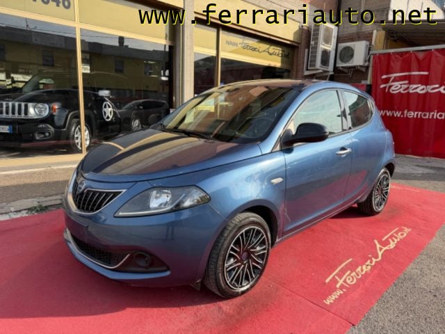 Lancia Ypsilon 1.0 FireFly 5 porte S&S Hybrid Silver NEOPATENTATI, del 2022, 80.000 km, in vendita a Fiorano Modenese (MO)