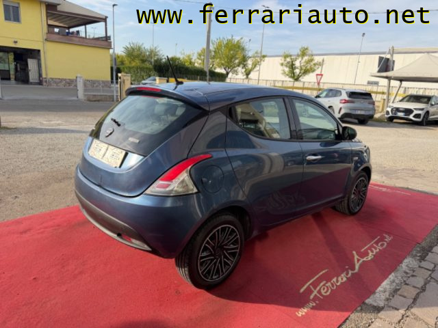 Lancia Ypsilon 1.0 FireFly 5 porte S&S Hybrid Silver NEOPATENTATI - foto 3 di 4