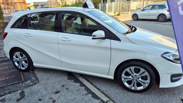 Mercedes-Benz B 180 d Sport - foto 3 di 4