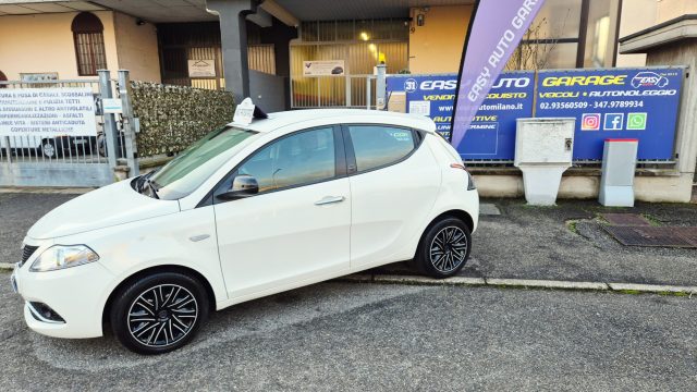 Lancia Ypsilon 1.0 FireFly 5 porte S&S Hybrid Ecochic Gold - foto 2 di 4