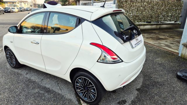 Lancia Ypsilon 1.0 FireFly 5 porte S&S Hybrid Ecochic Gold - foto 3 di 4