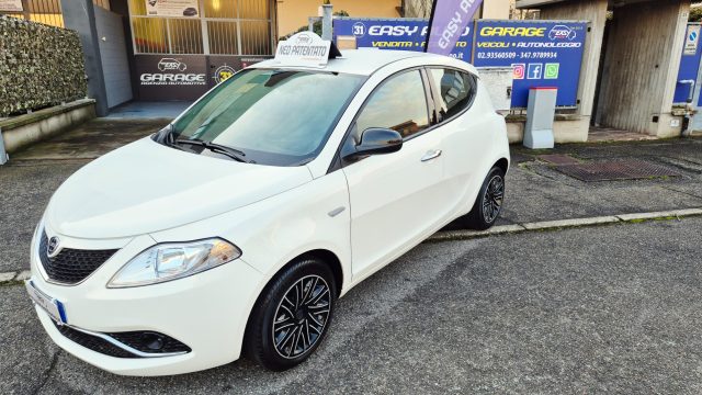 Lancia Ypsilon 1.0 FireFly 5 porte S&S Hybrid Ecochic Gold usato a CORNAREDO