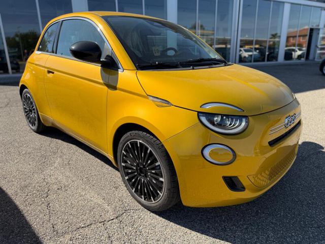Fiat 500 Berlina Hybrid Icon - foto 2 di 4