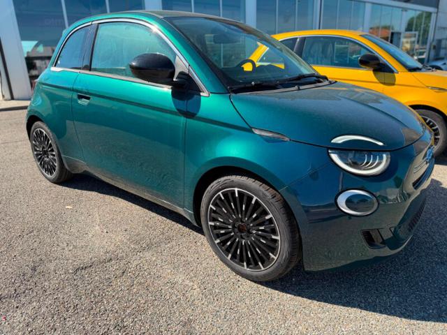 Fiat 500 Berlina Hybrid Icon, del 2026, 1 km, in vendita a Strambino (TO)
