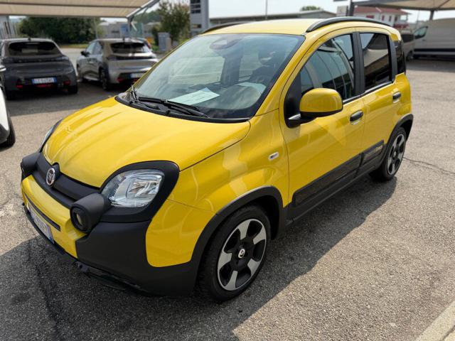 Fiat Panda Cross 1.0 FireFly S&S Hybrid, del 2025, 8.000 km, in vendita a Strambino (TO)