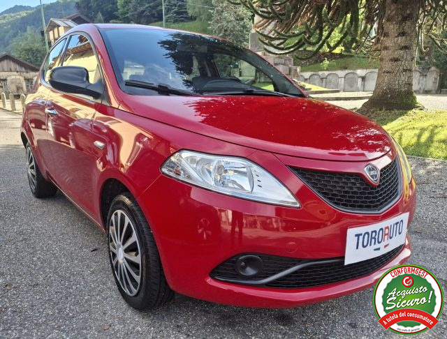 Lancia Ypsilon 1.2 69 CV 5 porte GPL CASA MADRE Ecochic Gold usato a VARALLO