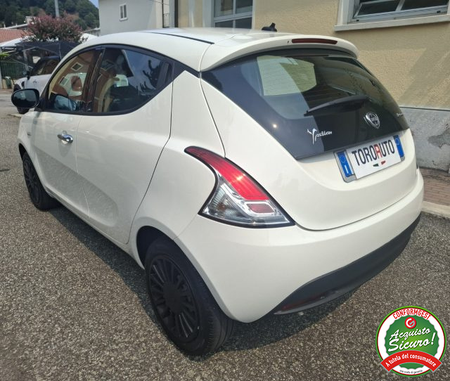 Lancia Ypsilon 1.0 FireFly 5 porte S&S Hybrid Ecochic Silver UN.O - foto 4 di 4