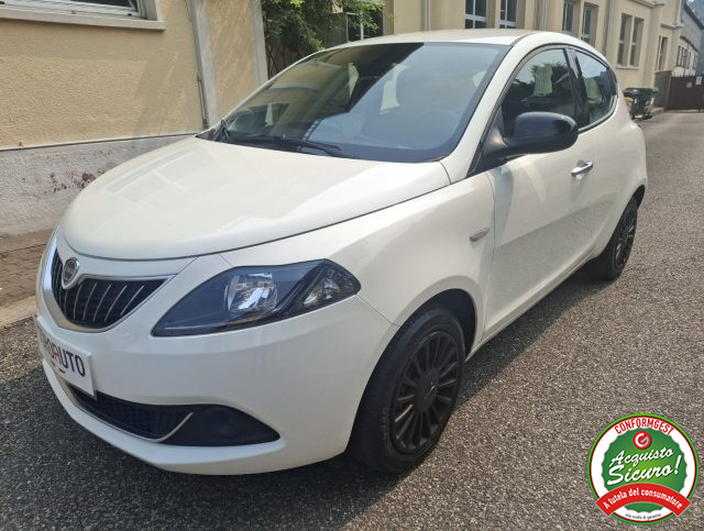 Lancia Ypsilon 1.0 FireFly 5 porte S&S Hybrid Ecochic Silver UN.O - foto 3 di 4