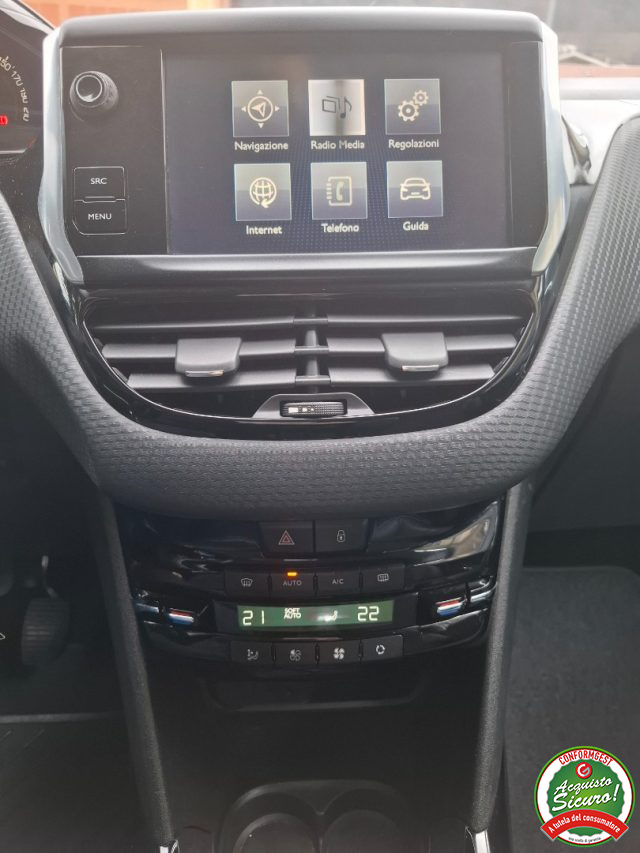 Peugeot 2008 1° serie BlueHDi 120 S&S Allure UNI. PR. GANCIO T, del 2016, 128.796 km, in vendita a Varallo (VC)