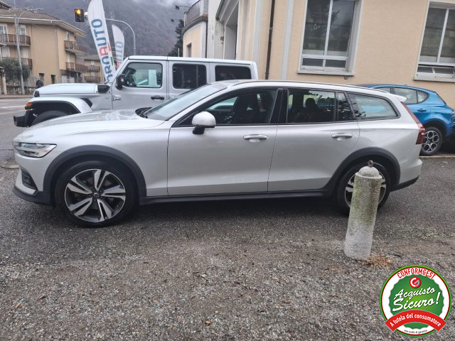 Volvo V60 Cross Country B4 (d) AWD Geartronic Business Pro Line - foto 4 di 4