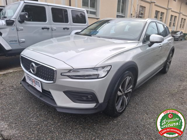 Volvo V60 Cross Country B4 (d) AWD Geartronic Business Pro Line - foto 3 di 4
