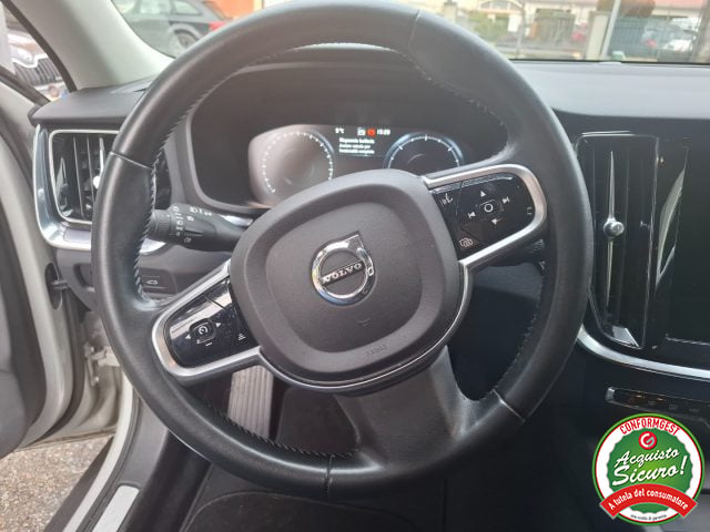 Volvo V60 Cross Country B4 (d) AWD Geartronic Business Pro Line, del 2021, 70.525 km, in vendita a Varallo (VC)