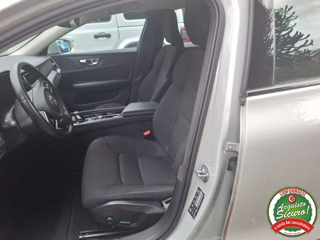 Volvo V60 Cross Country B4 (d) AWD Geartronic Business Pro Line, del 2021, 70.525 km, in vendita a Varallo (VC)