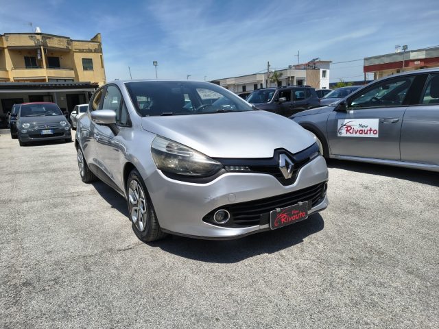 Renault Clio 1.2 75CV 5 porte Costume National - foto 3 di 4
