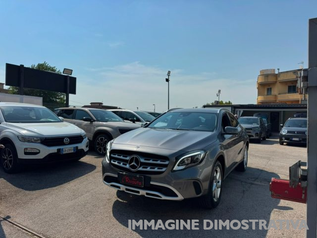 Mercedes-Benz GLA 200 d Automatic premium usato a VOLLA