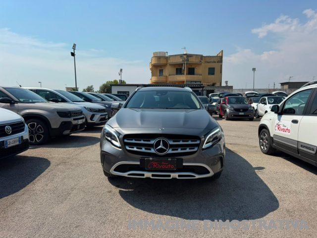 Mercedes-Benz GLA 200 d Automatic premium usato a VOLLA