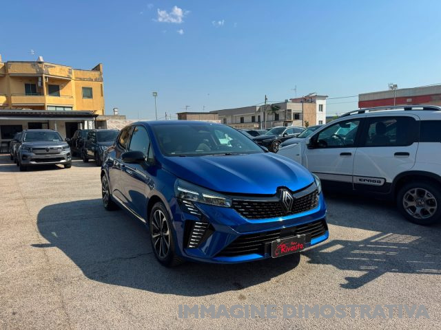 Renault Clio TCe 90 CV 5 porte Techno - foto 2 di 4