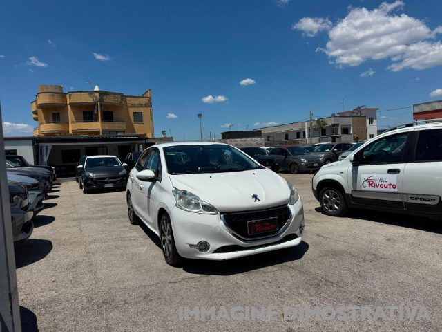 Peugeot 208 1.4 HDi 68CV S&S Automatica 5p. Allure - foto 3 di 4