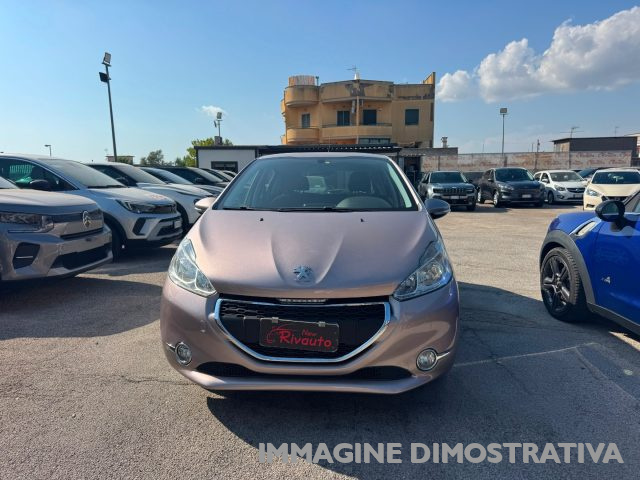 Peugeot 208 1.4 8V HDi 68CV 5p. Allure - foto 2 di 4