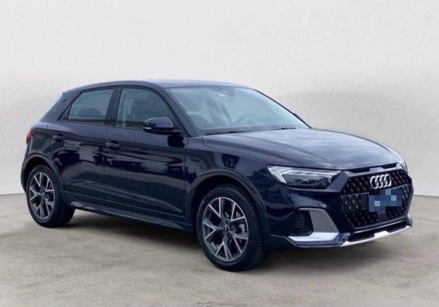 Audi A1 citycarver 30 TFSI Identity Contrast usato a VOLLA
