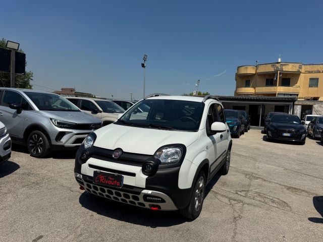 Fiat Panda 1.0 FireFly S&S Hybrid Cross - foto 2 di 4