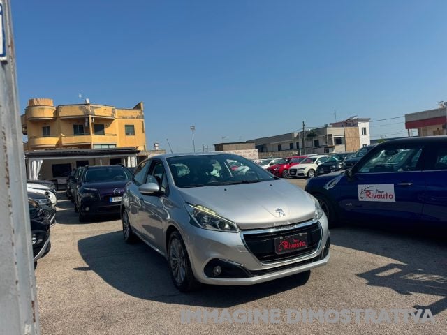 Peugeot 208 1.6 BlueHDi 75 5 porte Allure - foto 3 di 4