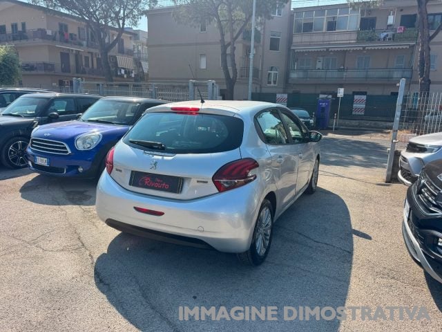 Peugeot 208 1.6 BlueHDi 75 5 porte Allure - foto 4 di 4
