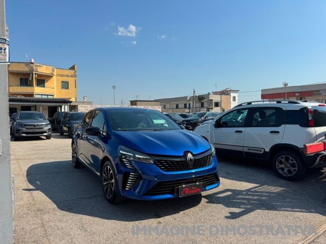 Renault Clio TCe 90 CV 5 porte Techno - foto 3 di 4