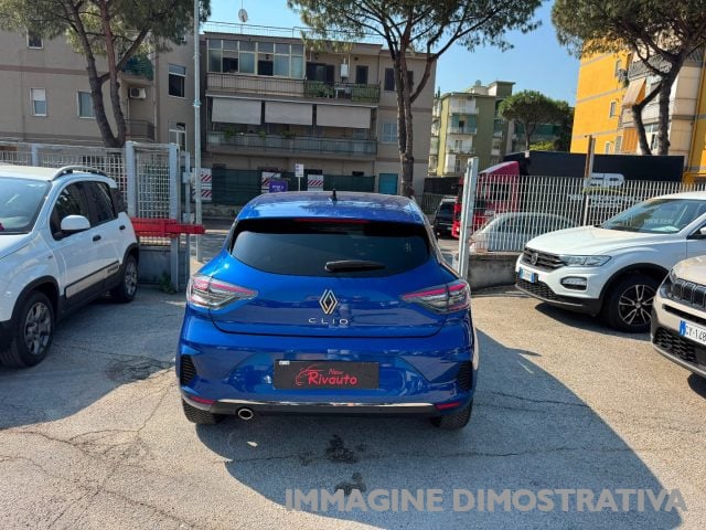 Renault Clio TCe 90 CV 5 porte Techno - foto 4 di 4