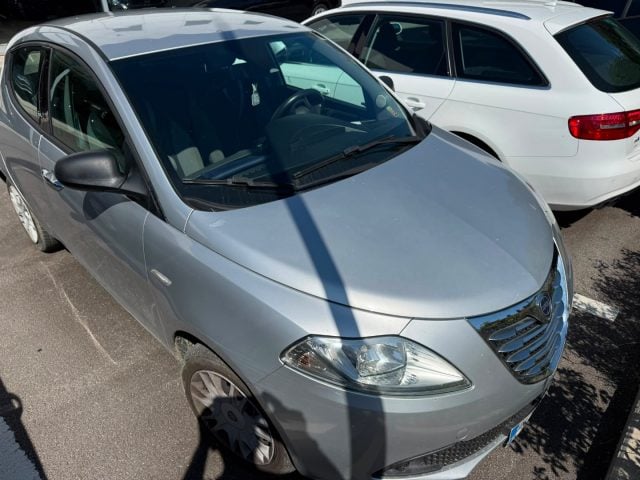 Lancia Ypsilon 1.2 69 CV 5 porte S&S Gold usato a VOLLA