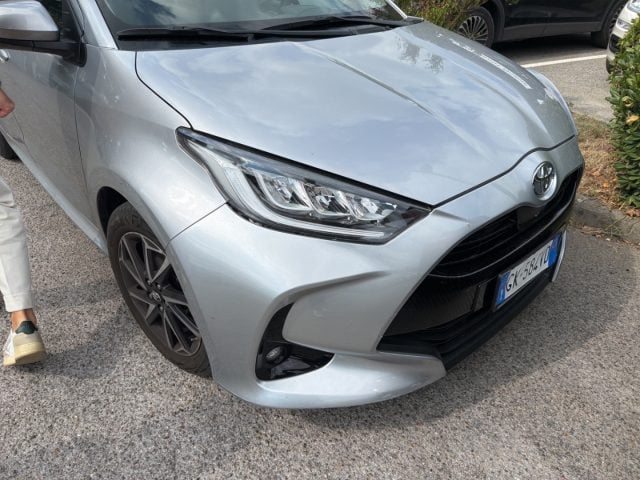 Toyota Yaris 1.0 5 porte Trend - foto 2 di 4