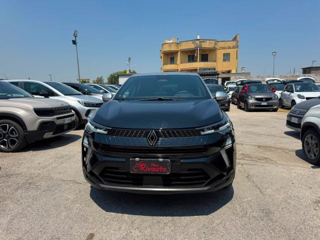 Renault Captur TCe 90 CV Techno, del 2025, 31.000 km, in vendita a Volla (NA)