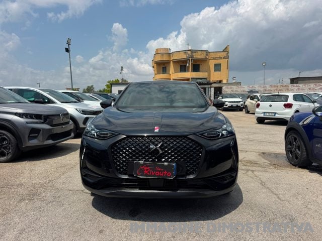 DS Automobiles DS 3 Crossback BlueHDi 100 So Chic - foto 3 di 23