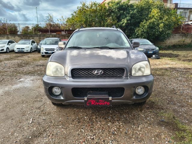 Hyundai SANTA FE 2.0 CRDi TD 4WD Plus, del 2004, 230.000 km, in vendita a Volla (NA)